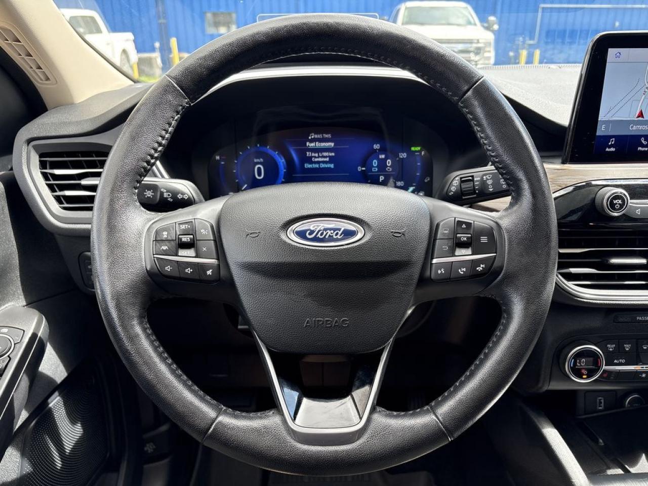 2020 Ford Escape Titanium Hybrid Photo5