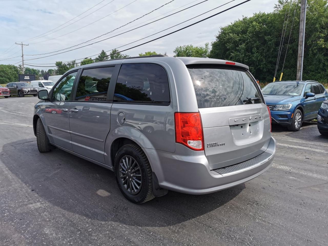2015 Dodge Grand Caravan SE - Photo #3