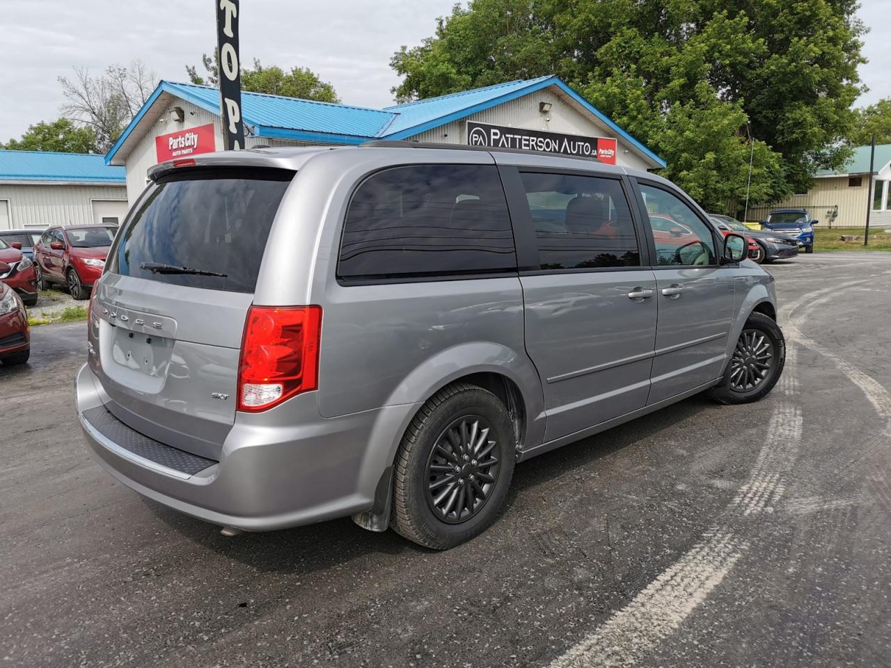 2015 Dodge Grand Caravan SE - Photo #5