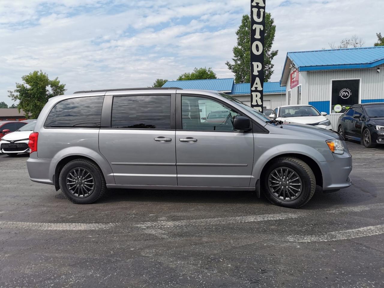 2015 Dodge Grand Caravan SE - Photo #6