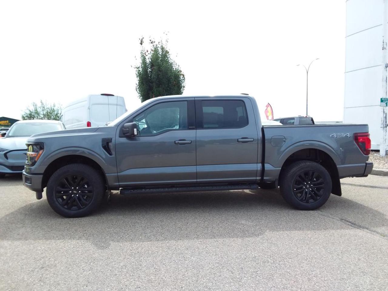 New 2025 Ford F-150 XLT for sale in Lacombe, AB