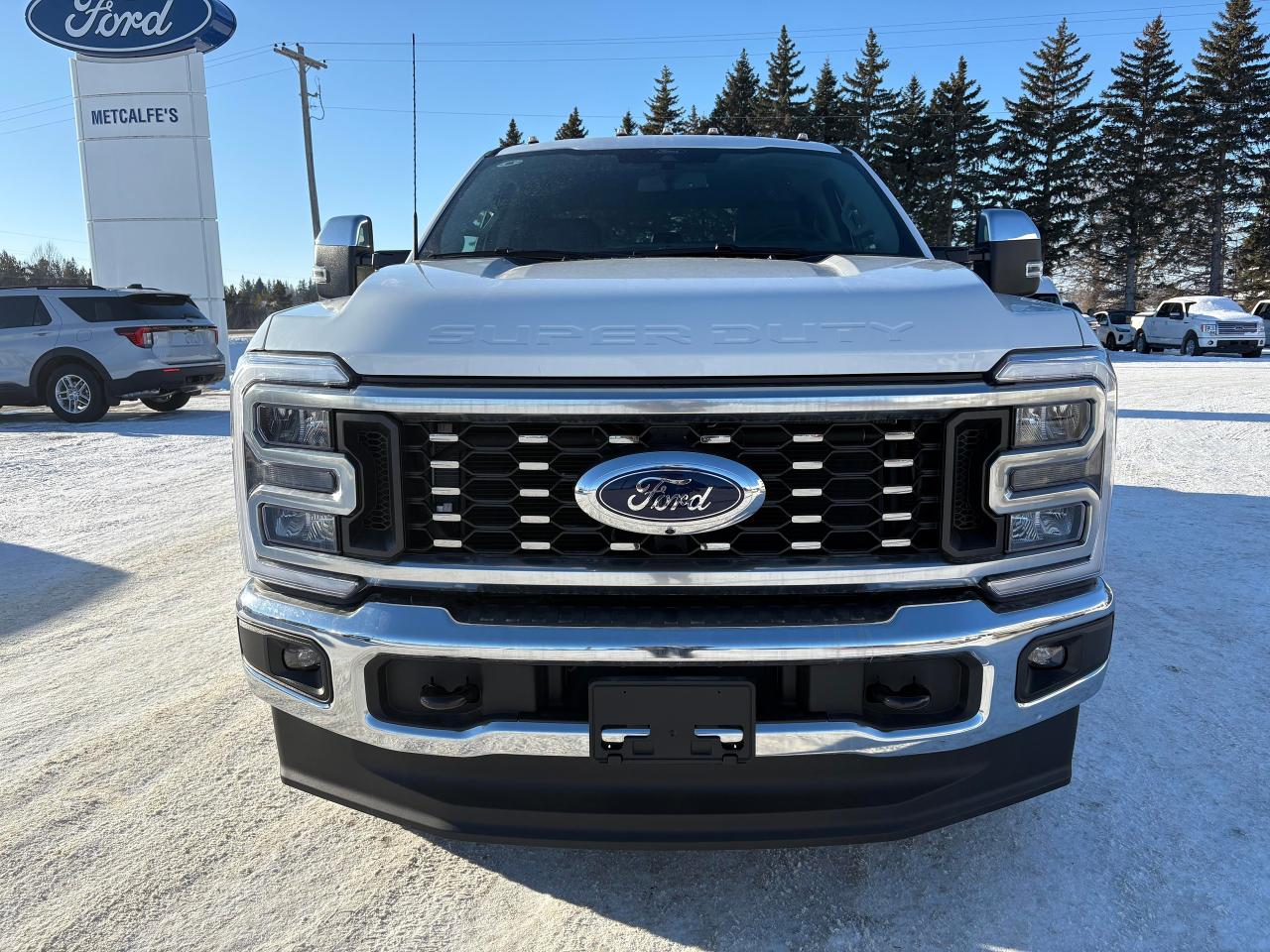 2026 Ford F-350 Super Duty DRW LARIAT 4WD CREW CAB 8' BOX Photo2