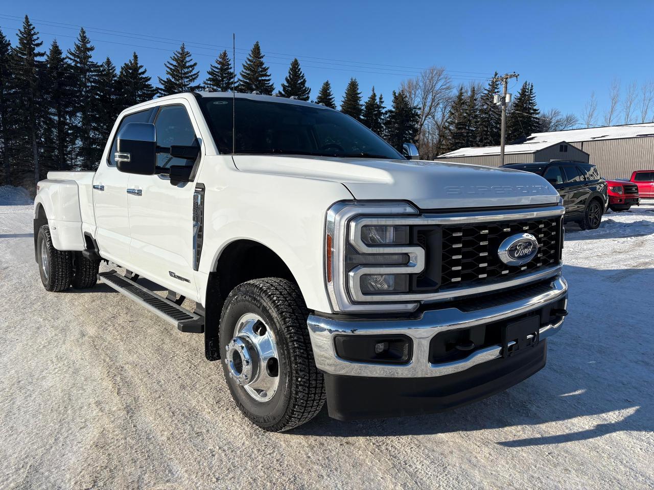 2026 Ford F-350 Super Duty DRW LARIAT 4WD CREW CAB 8' BOX Photo3