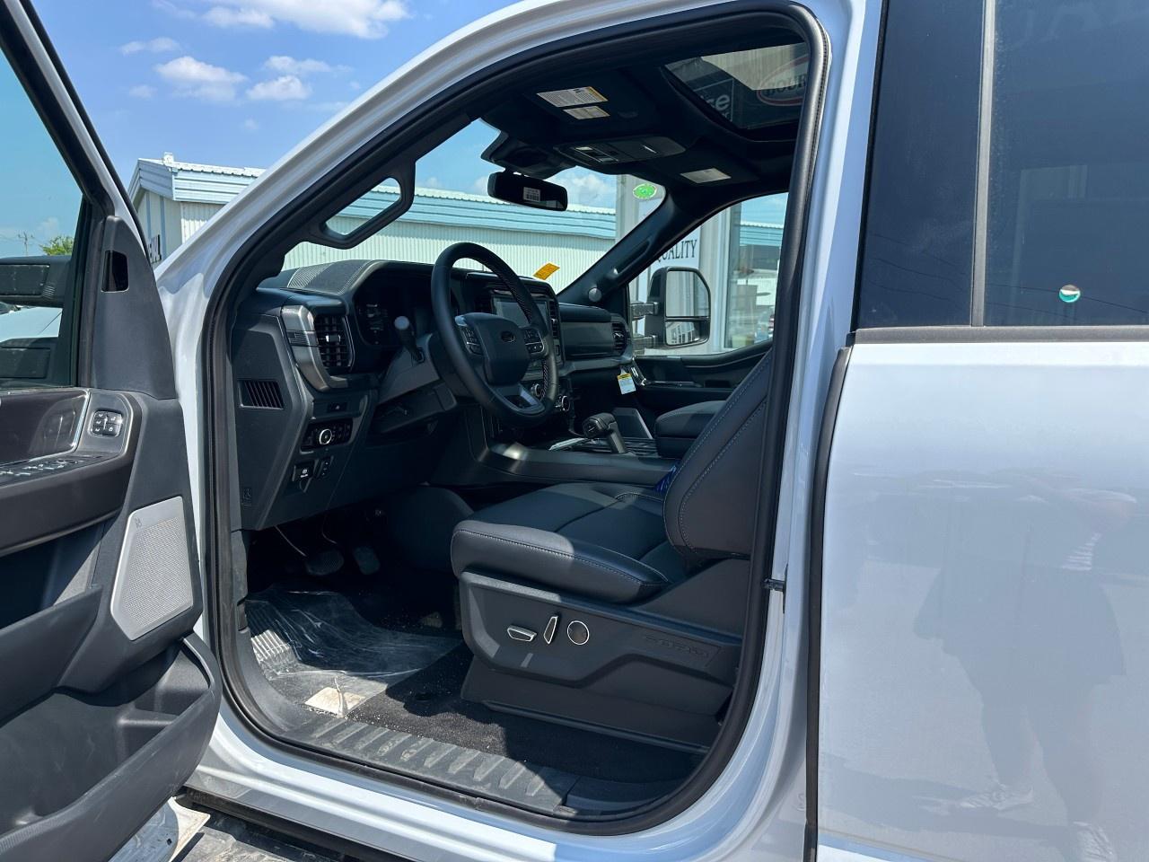 2025 Ford F-150 Lariat 4WD SuperCrew 6.5' Box Photo