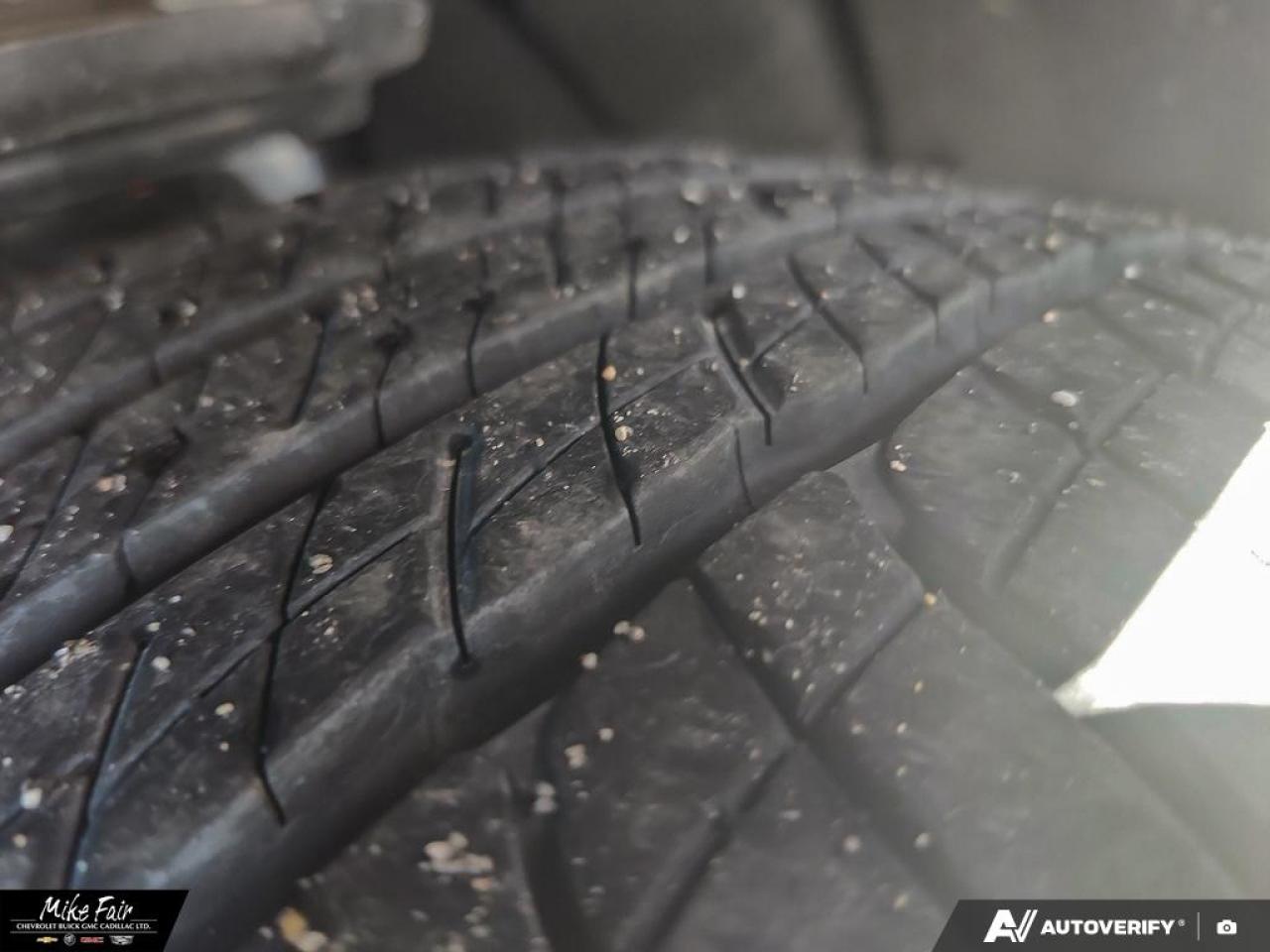 2024 Cadillac XT5 Premium Luxury AWD,remote start,driver alert seat,heated front seats,power liftgate hands-free,HD rear camera Photo