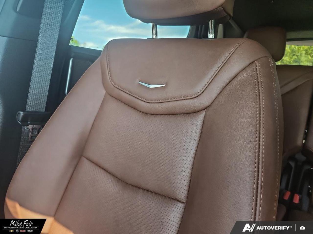 2024 Cadillac XT5 Premium Luxury AWD,remote start,driver alert seat,heated front seats,power liftgate hands-free,HD rear camera Photo