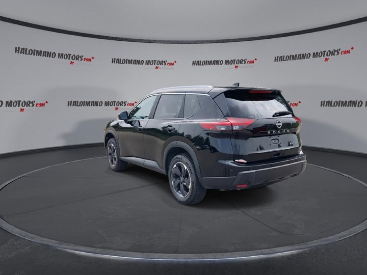 2024 Nissan Rogue SV Moonroof AWD | Photo