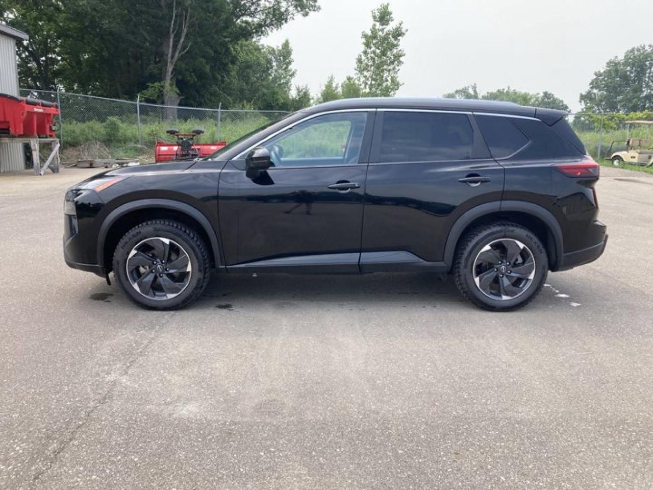 2024 Nissan Rogue SV Moonroof AWD | Photo