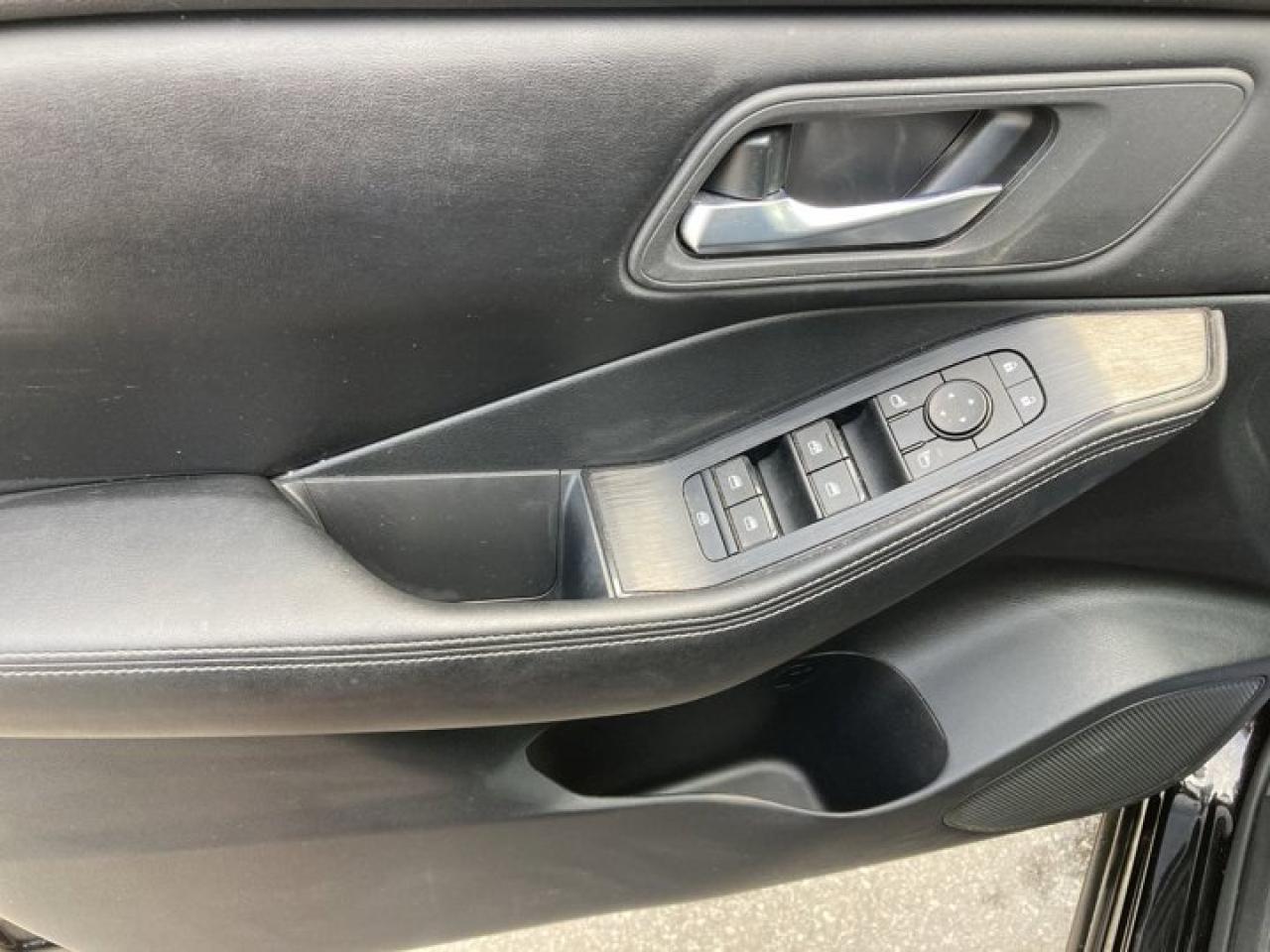 2024 Nissan Rogue SV AWD | Panoramic Sunroof Photo