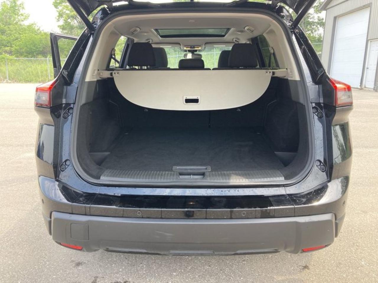 2024 Nissan Rogue SV AWD | Panoramic Sunroof Photo