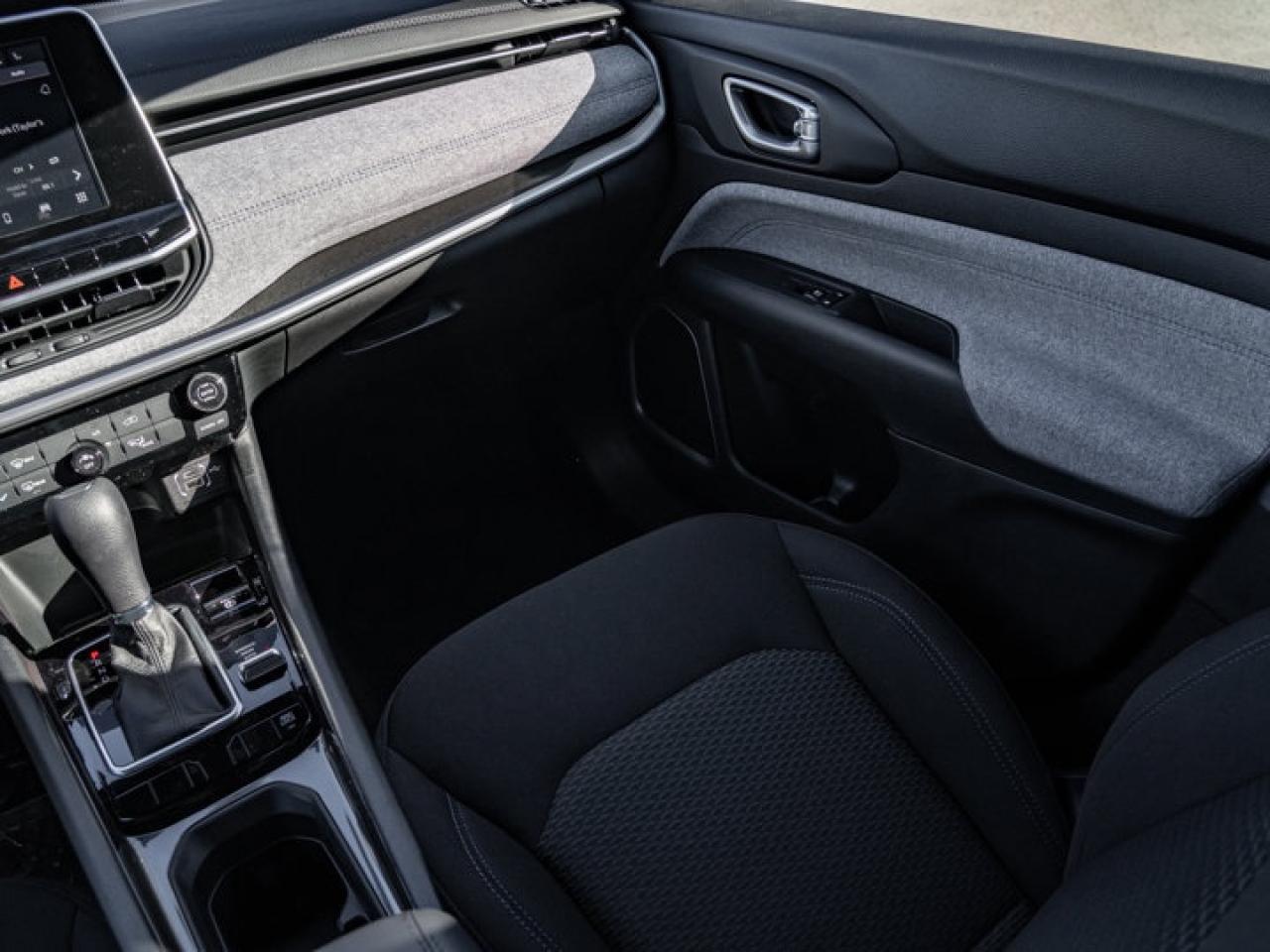 2025 Jeep Compass Sport Photo