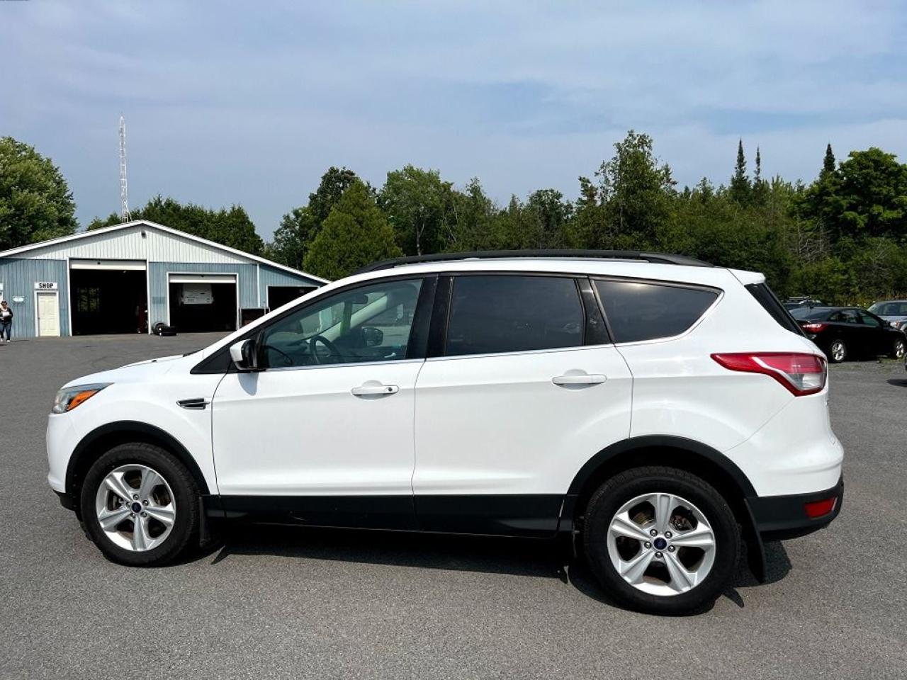 2016 Ford Escape SE - Photo #3