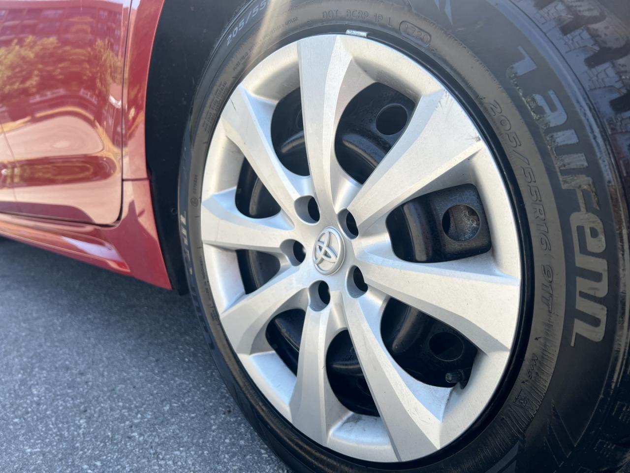 2020 Toyota Corolla LE - Photo #13