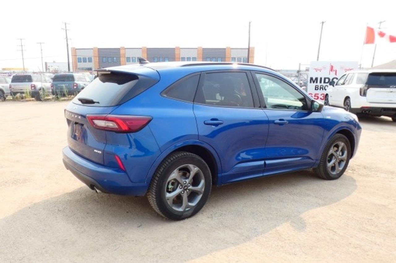 2023 Ford Escape ST-Line AWD w/Htd L.wrap, Htd wheel, NAV, BUC - Photo #6
