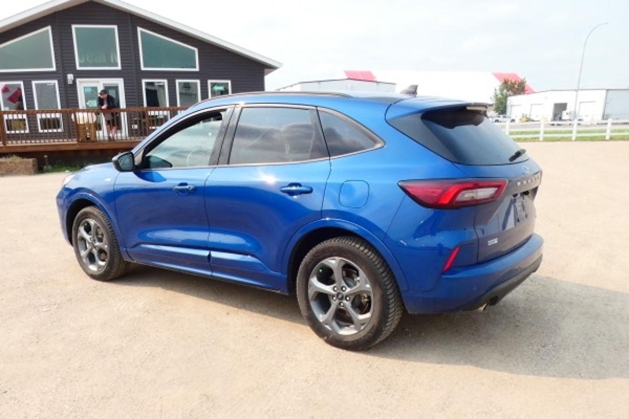 2023 Ford Escape ST-Line AWD w/Htd L.wrap, Htd wheel, NAV, BUC - Photo #8