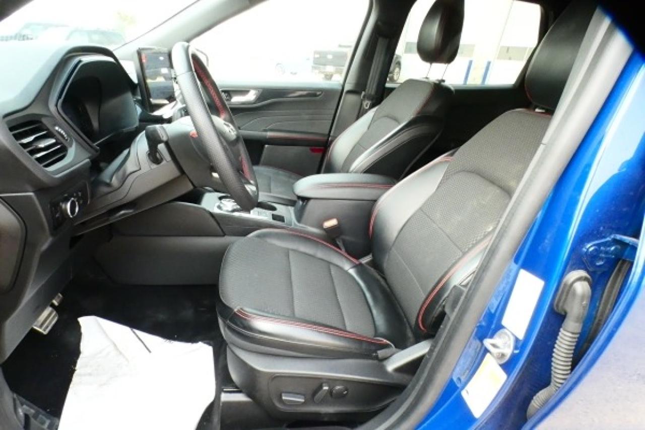 2023 Ford Escape ST-Line AWD w/Htd L.wrap, Htd wheel, NAV, BUC - Photo #11