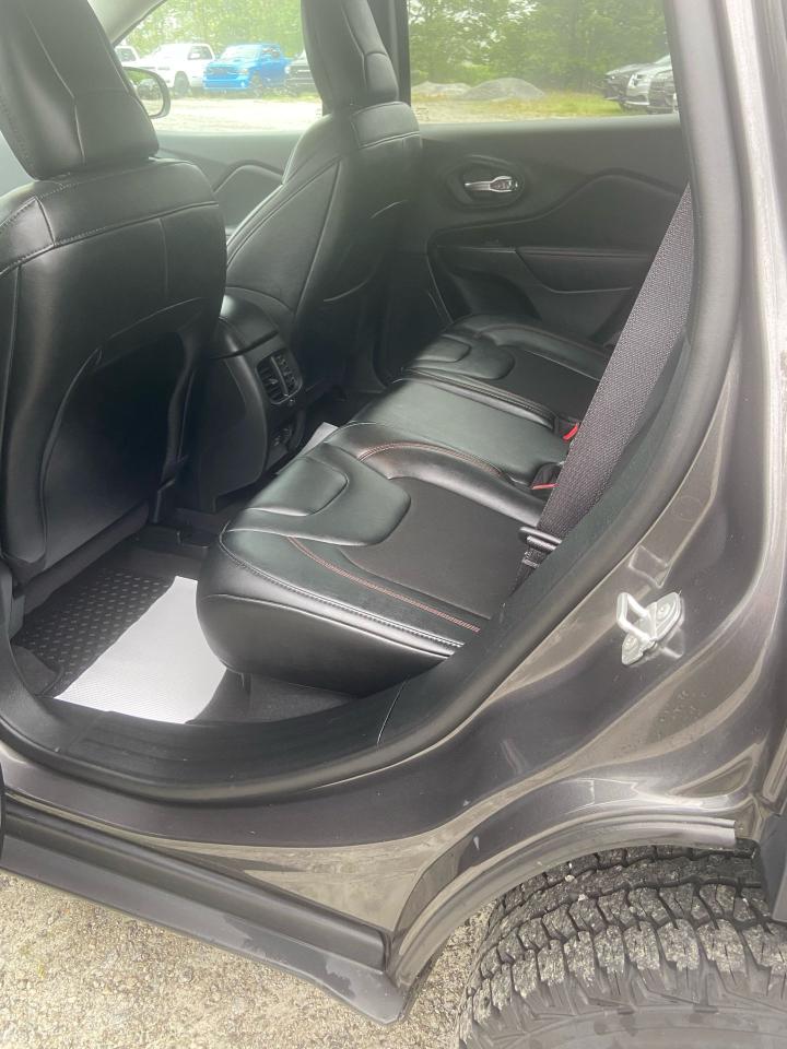 2022 Jeep Cherokee Trailhawk Photo12