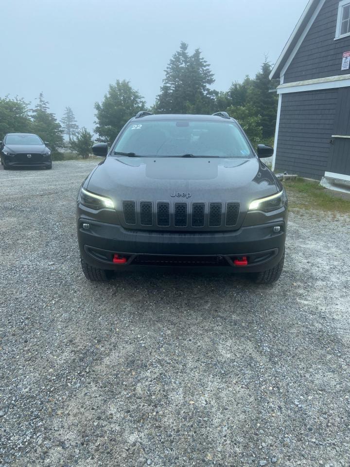2022 Jeep Cherokee Trailhawk Photo2