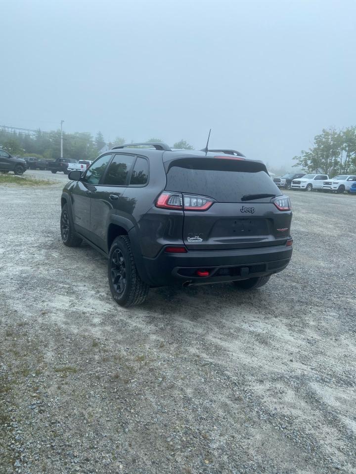 2022 Jeep Cherokee Trailhawk Photo5