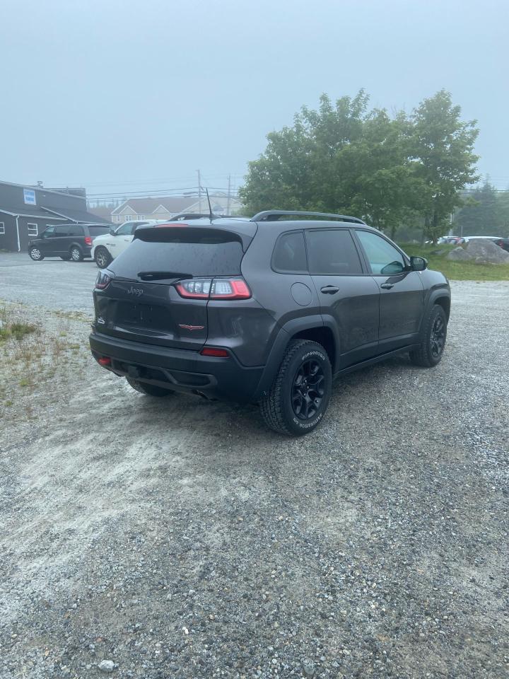 2022 Jeep Cherokee Trailhawk Photo4