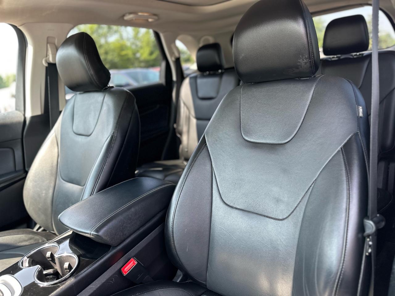 2018 Ford Edge Titanium AWD Photo