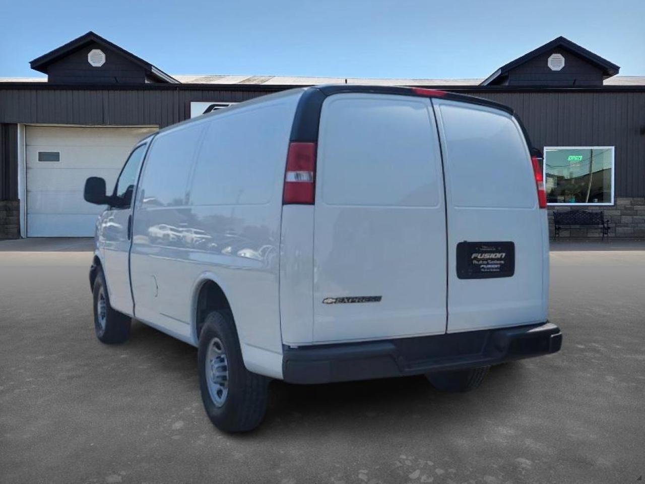2020 Chevrolet Express Cargo Van RWD 2500 135" - Photo #3
