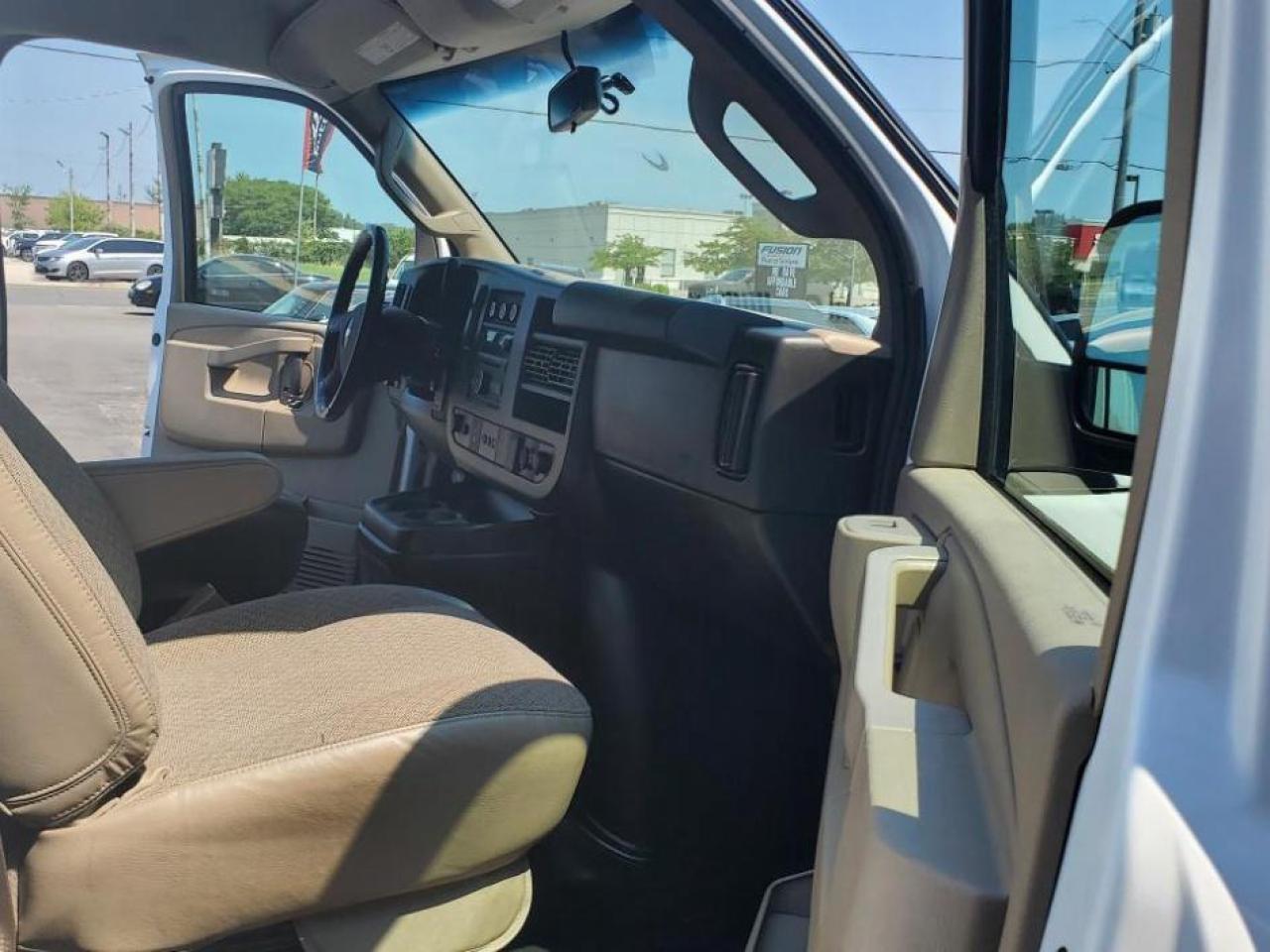 2020 Chevrolet Express Cargo Van RWD 2500 135" - Photo #10