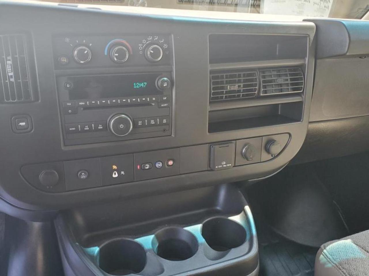 2020 Chevrolet Express Cargo Van RWD 2500 135" - Photo #14