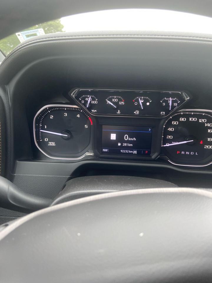 2023 GMC Sierra 2500 AT4 Photo11