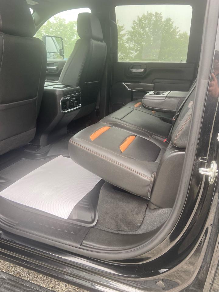 2023 GMC Sierra 2500 AT4 Photo13