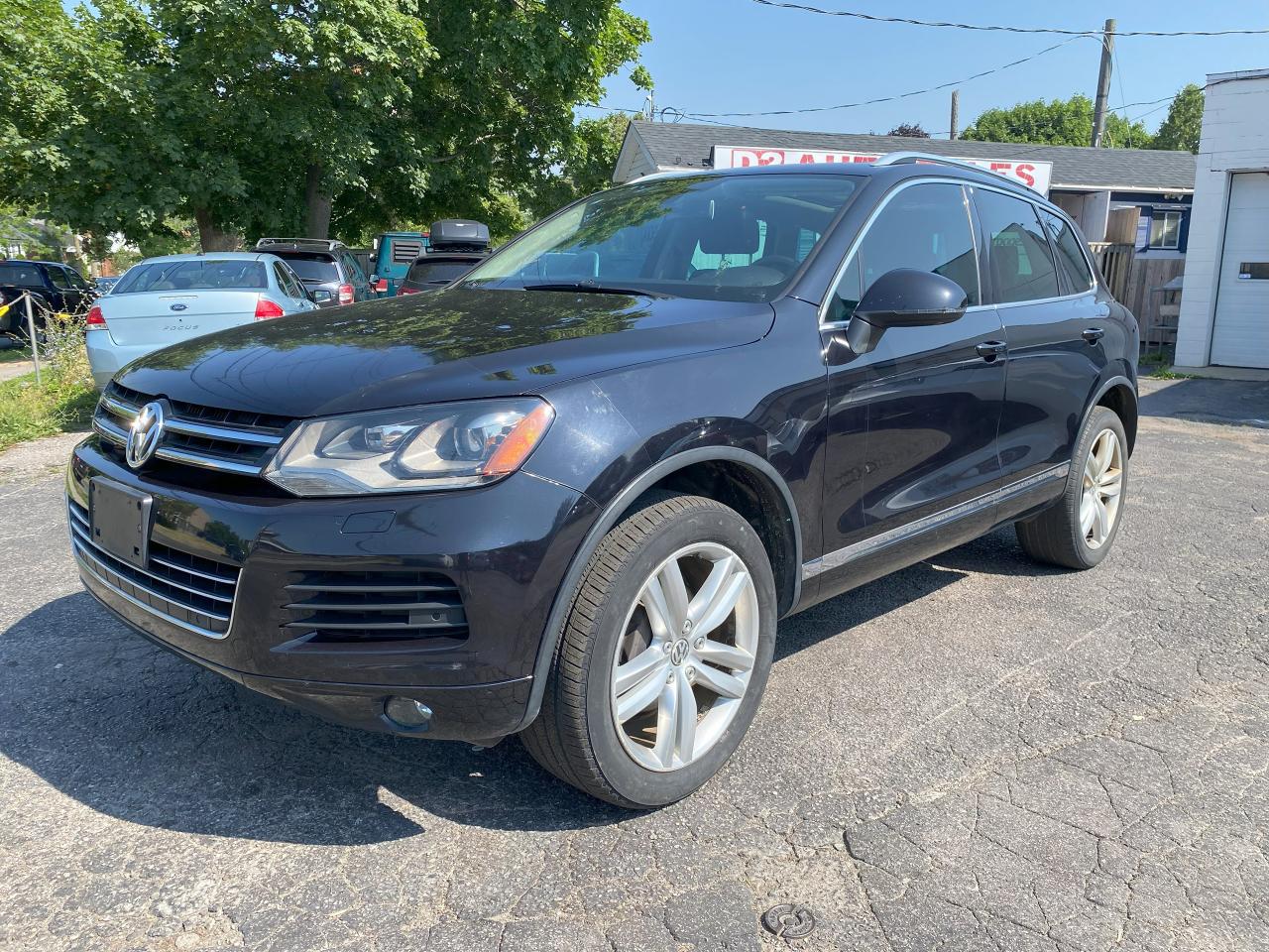 2011 Volkswagen Touareg Highline/Automatic/AWD/Leather/Roof/Navi