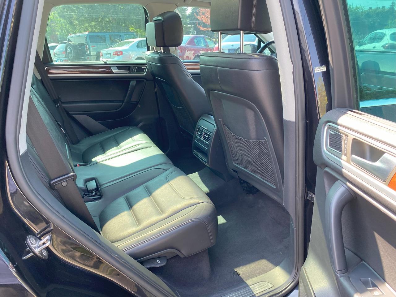 2011 Volkswagen Touareg Highline/Automatic/AWD/Leather/Roof/Navi - Photo #10