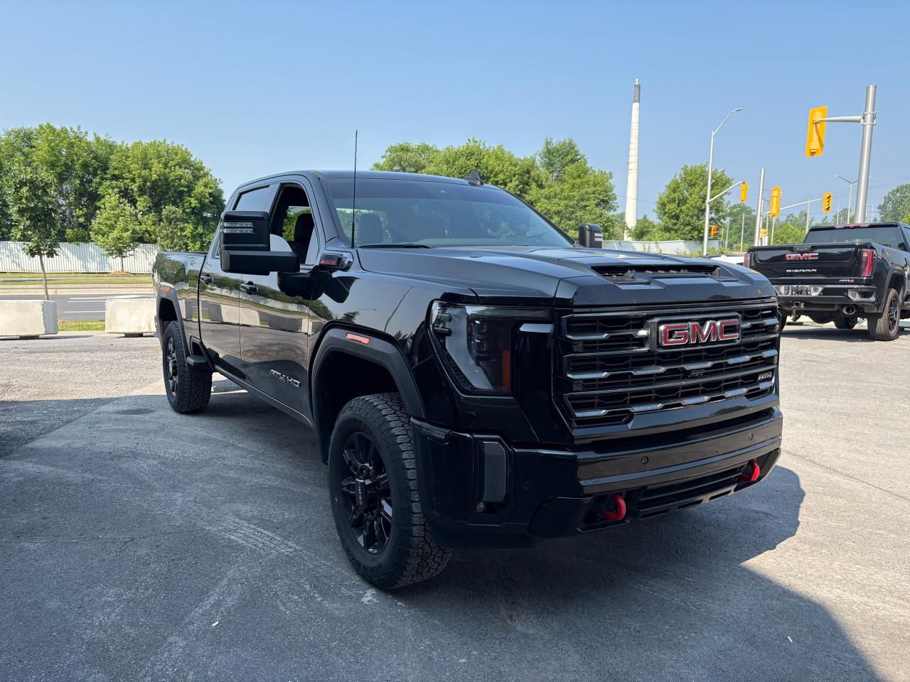 2024 GMC Sierra 2500 AT4 - Photo #4