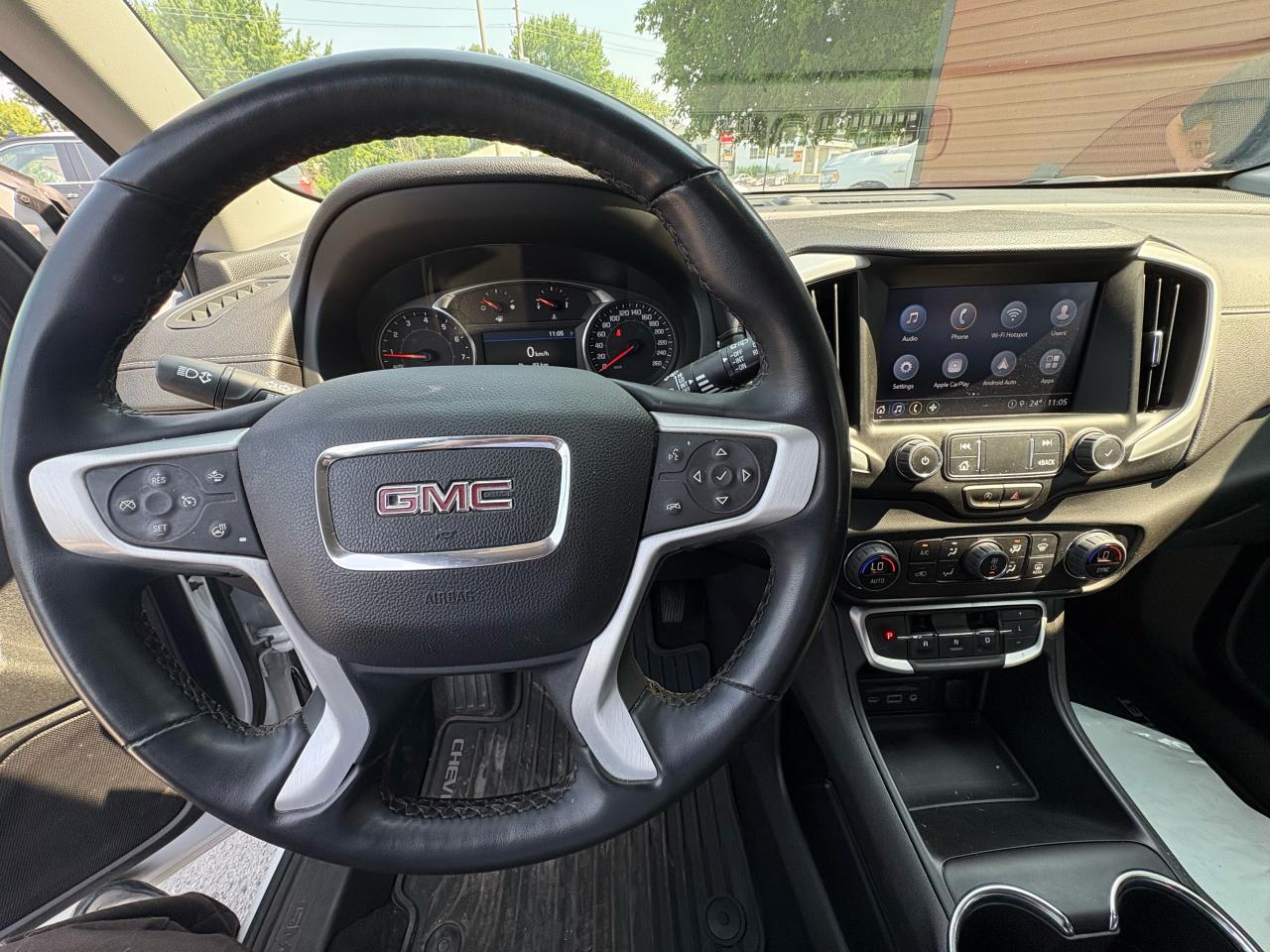 2023 GMC Terrain SLT - Photo #6