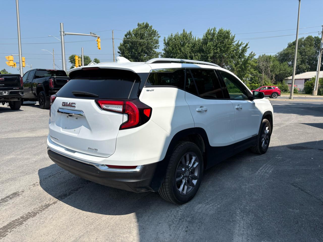2023 GMC Terrain SLT - Photo #3