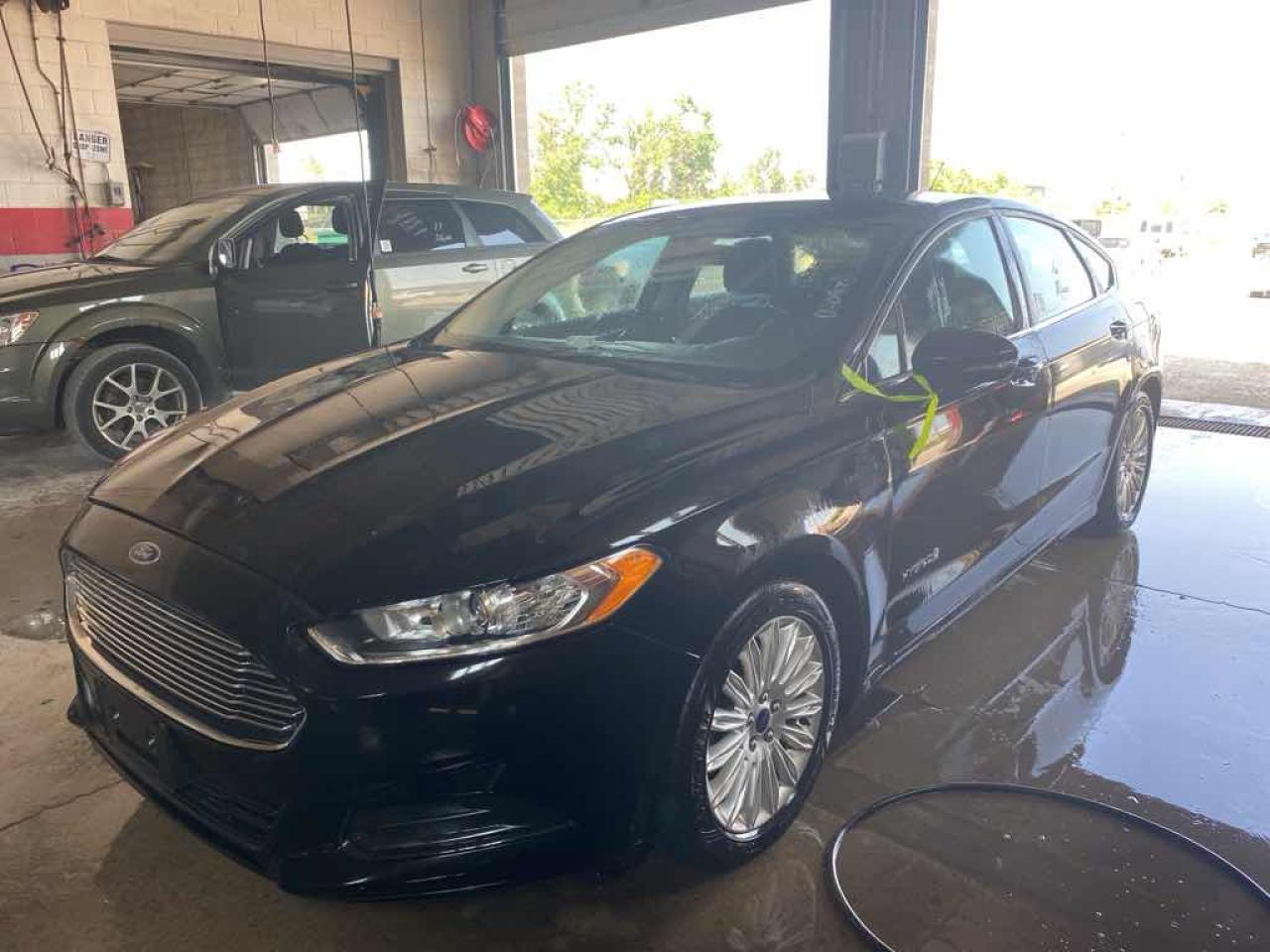 Used 2016 Ford Fusion SE Hybrid for sale in Innisfil, ON