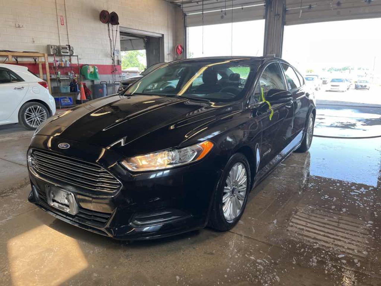 Used 2016 Ford Fusion SE Hybrid for sale in Innisfil, ON