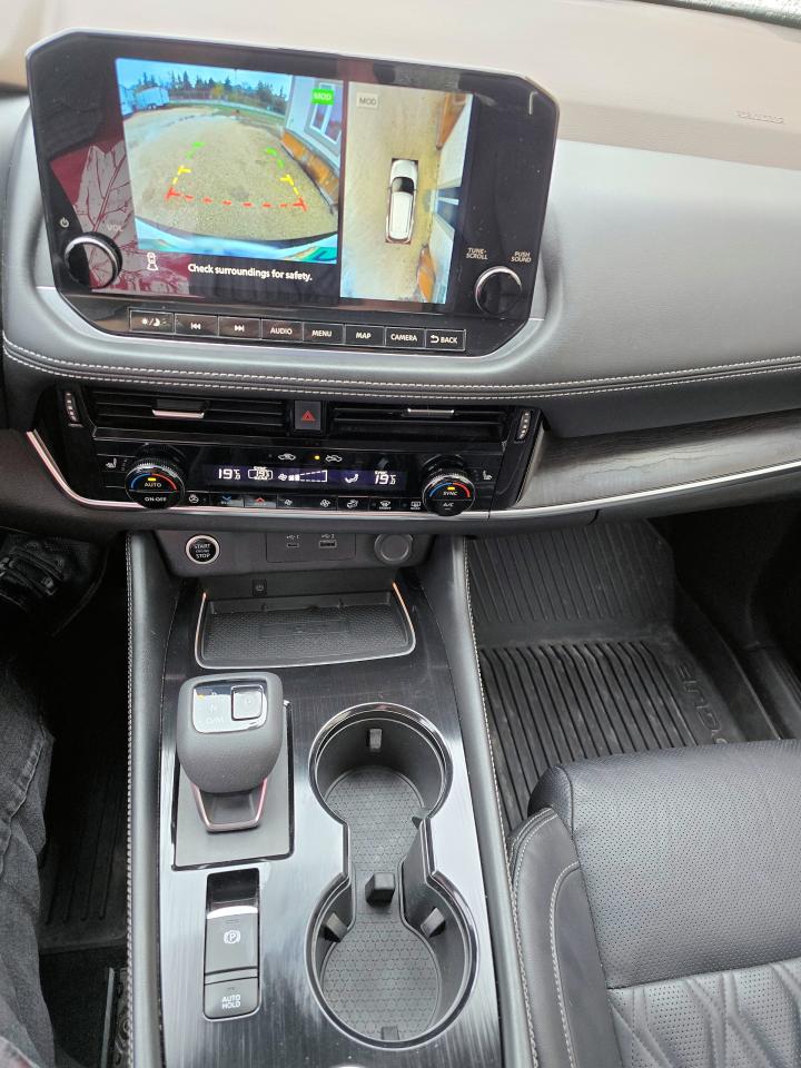 2021 Nissan Rogue Platinum only 57,101 KM, Accident Free - Photo #15