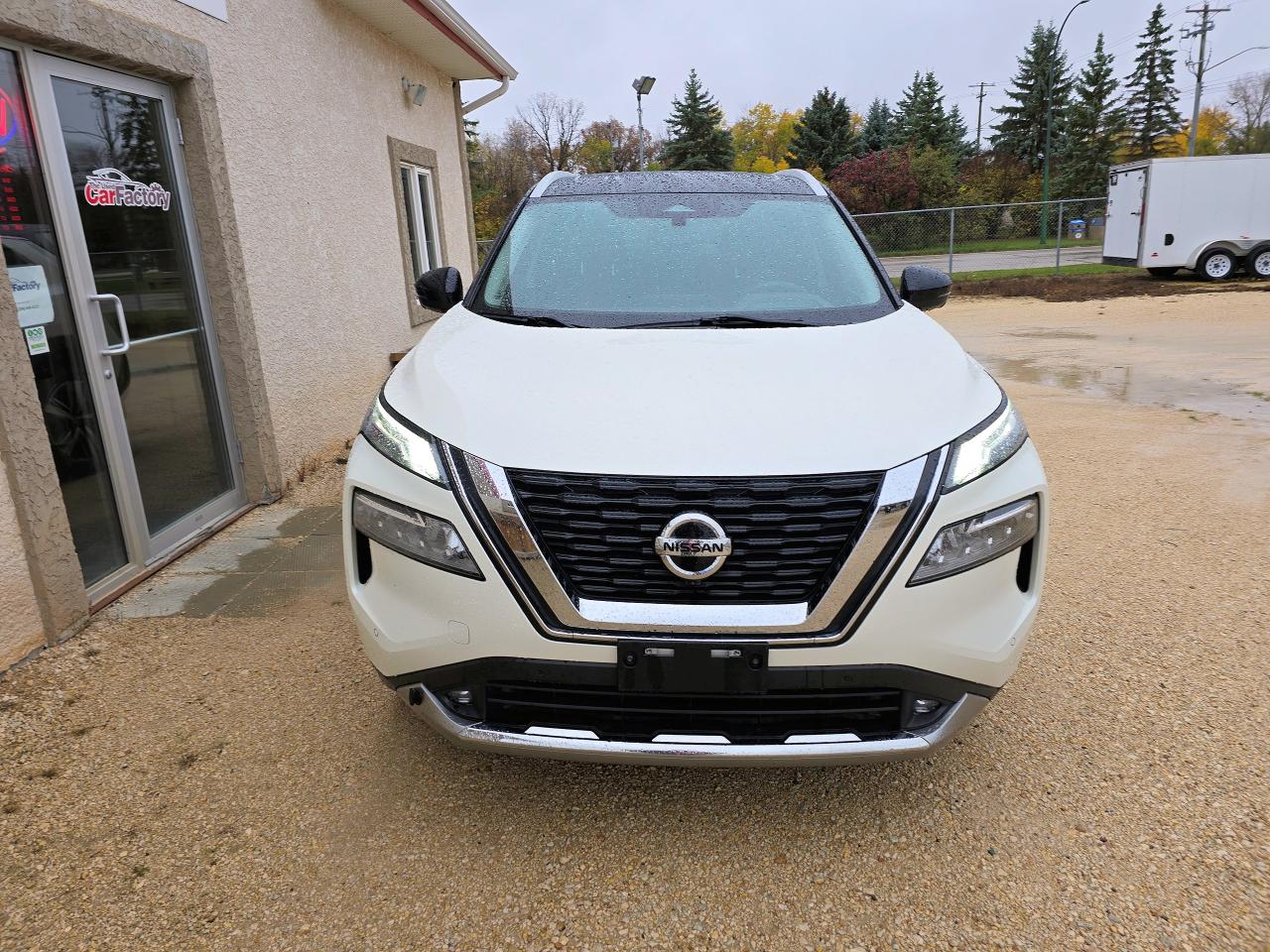 2021 Nissan Rogue Platinum only 57,101 KM, Accident Free - Photo #4