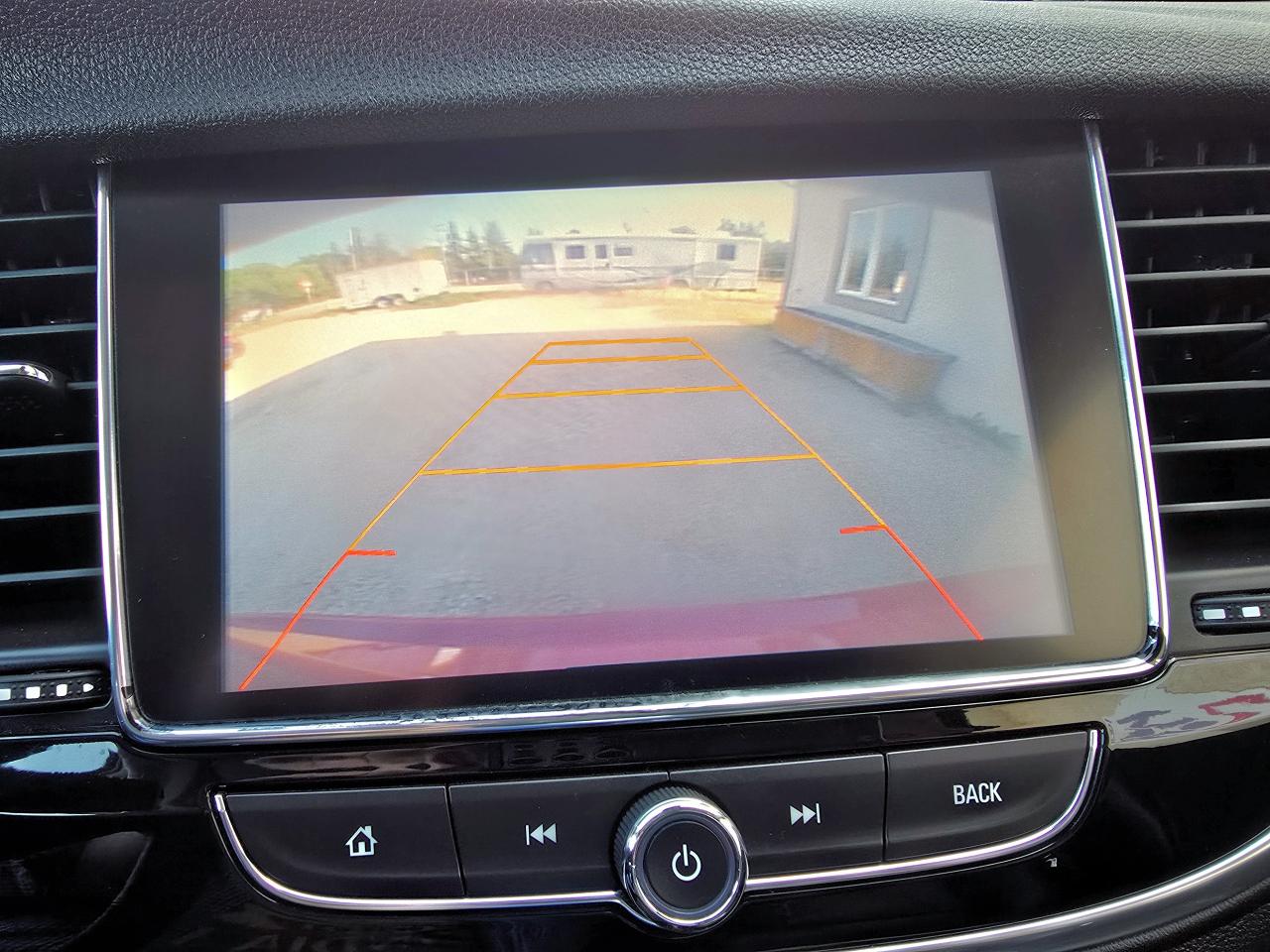 2017 Buick Encore Essence, AWD, 71,896 KM Sunroof no Accidents - Photo #20