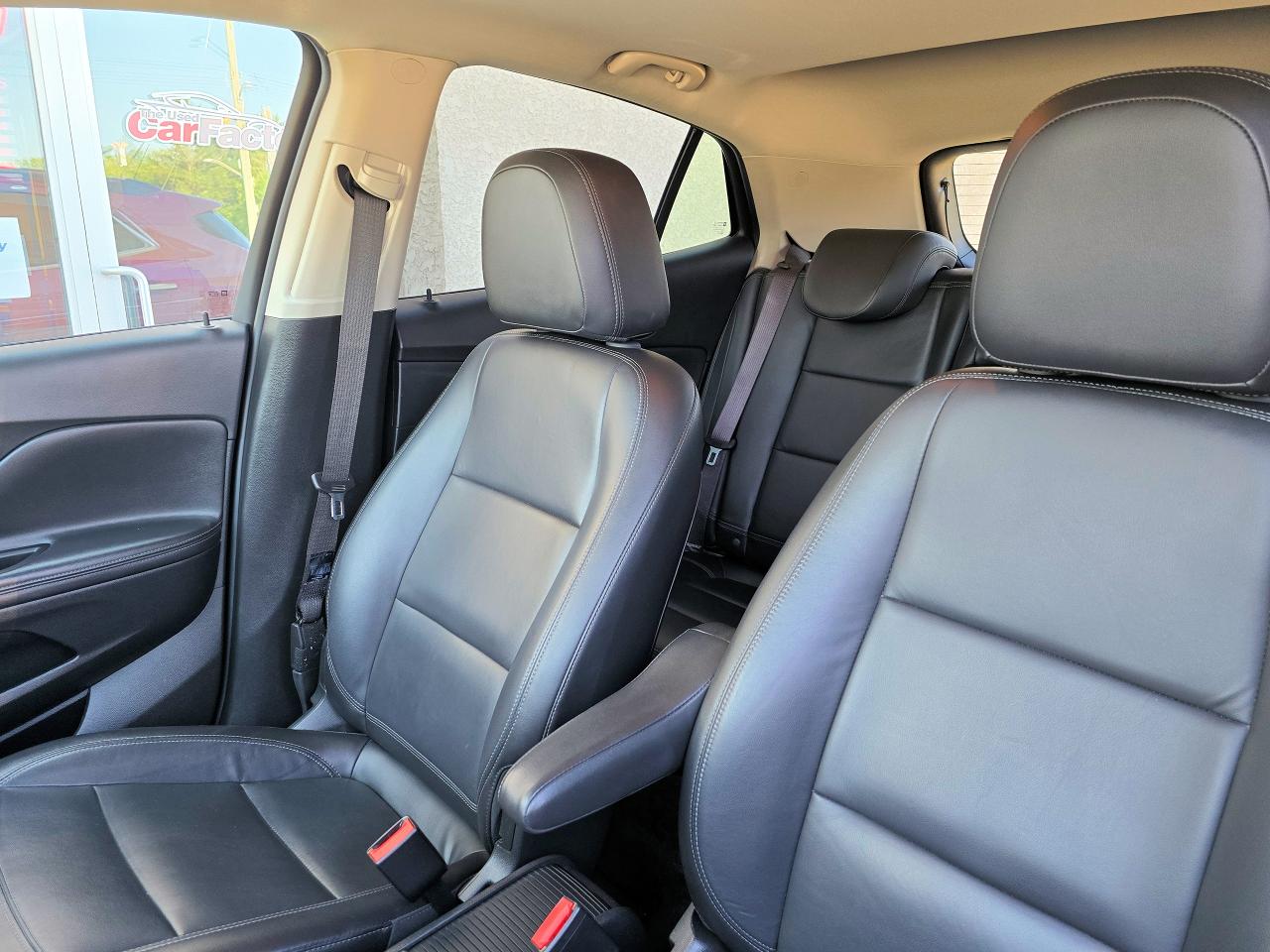 2017 Buick Encore Essence, AWD, 71,896 KM Sunroof no Accidents - Photo #9