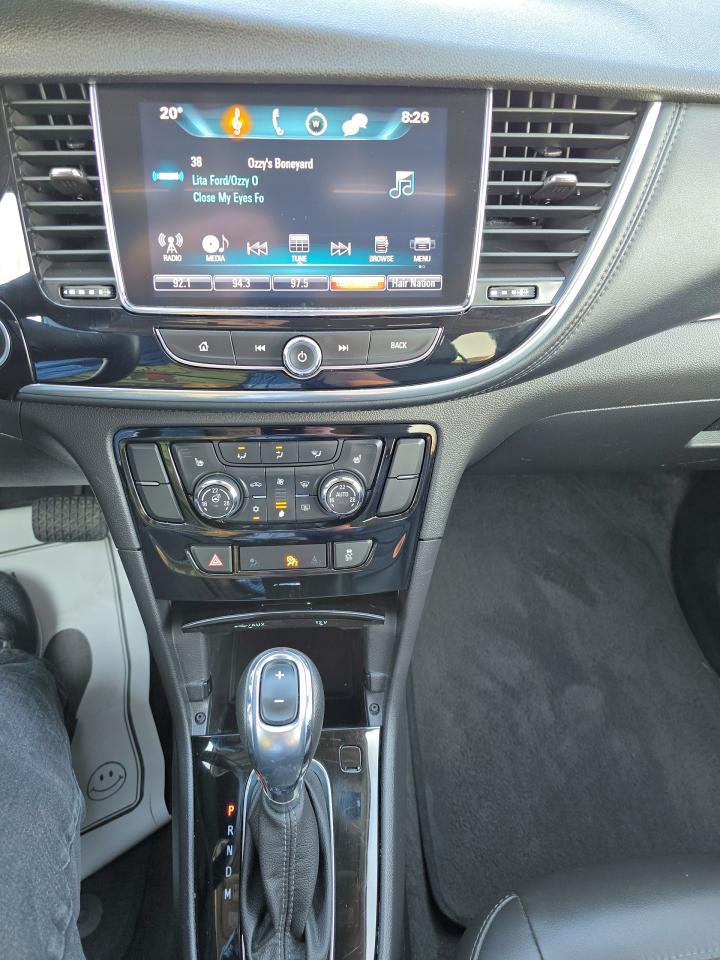 2017 Buick Encore Essence, AWD, 71,896 KM Sunroof no Accidents - Photo #16