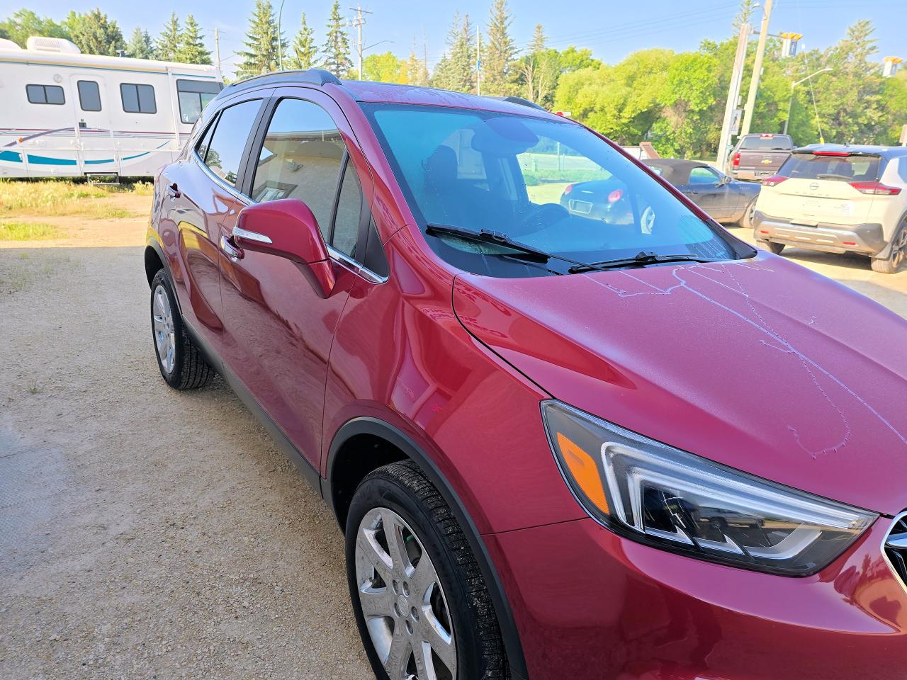 2017 Buick Encore Essence, AWD, 71,896 KM Sunroof no Accidents - Photo #3