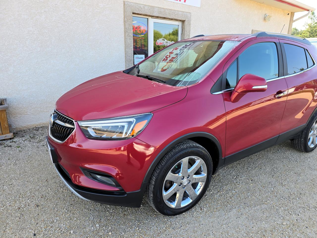 2017 Buick Encore Essence, AWD, 71,896 KM Sunroof no Accidents - Photo #2