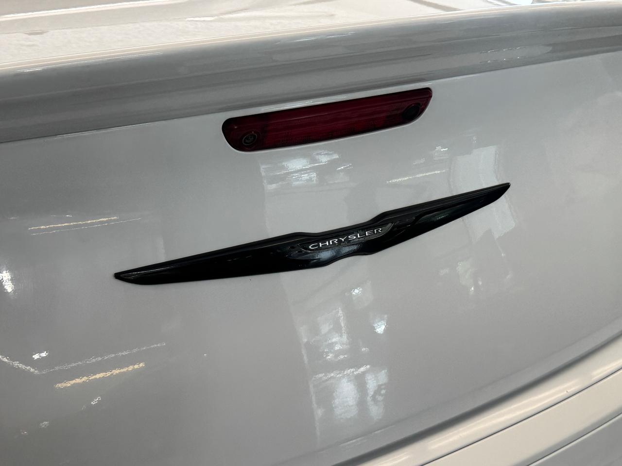 2017 Chrysler 300 300S AWD+Camera+Roof+ApplePlay Photo61