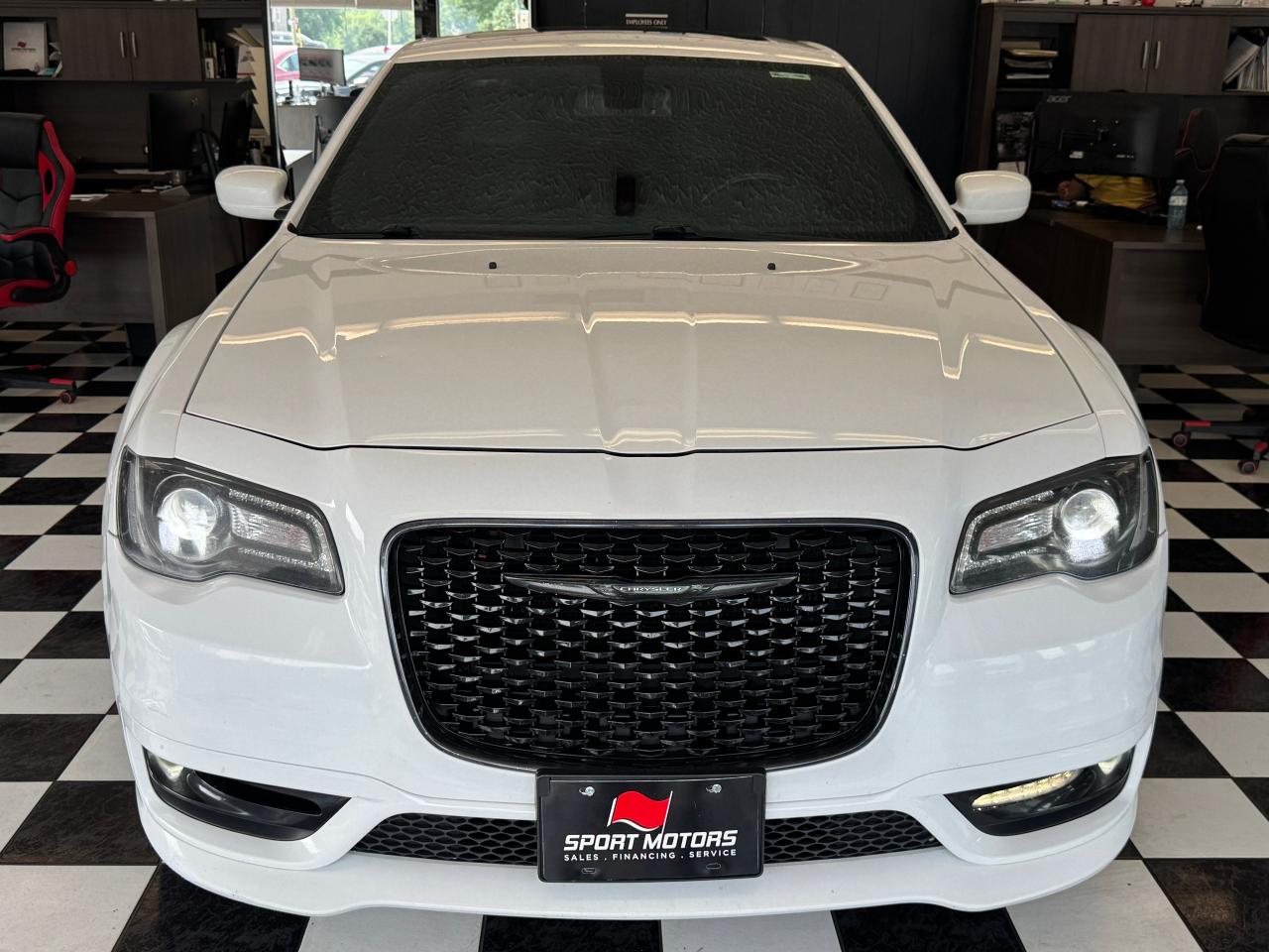 2017 Chrysler 300 300S AWD+Camera+Roof+ApplePlay Photo13