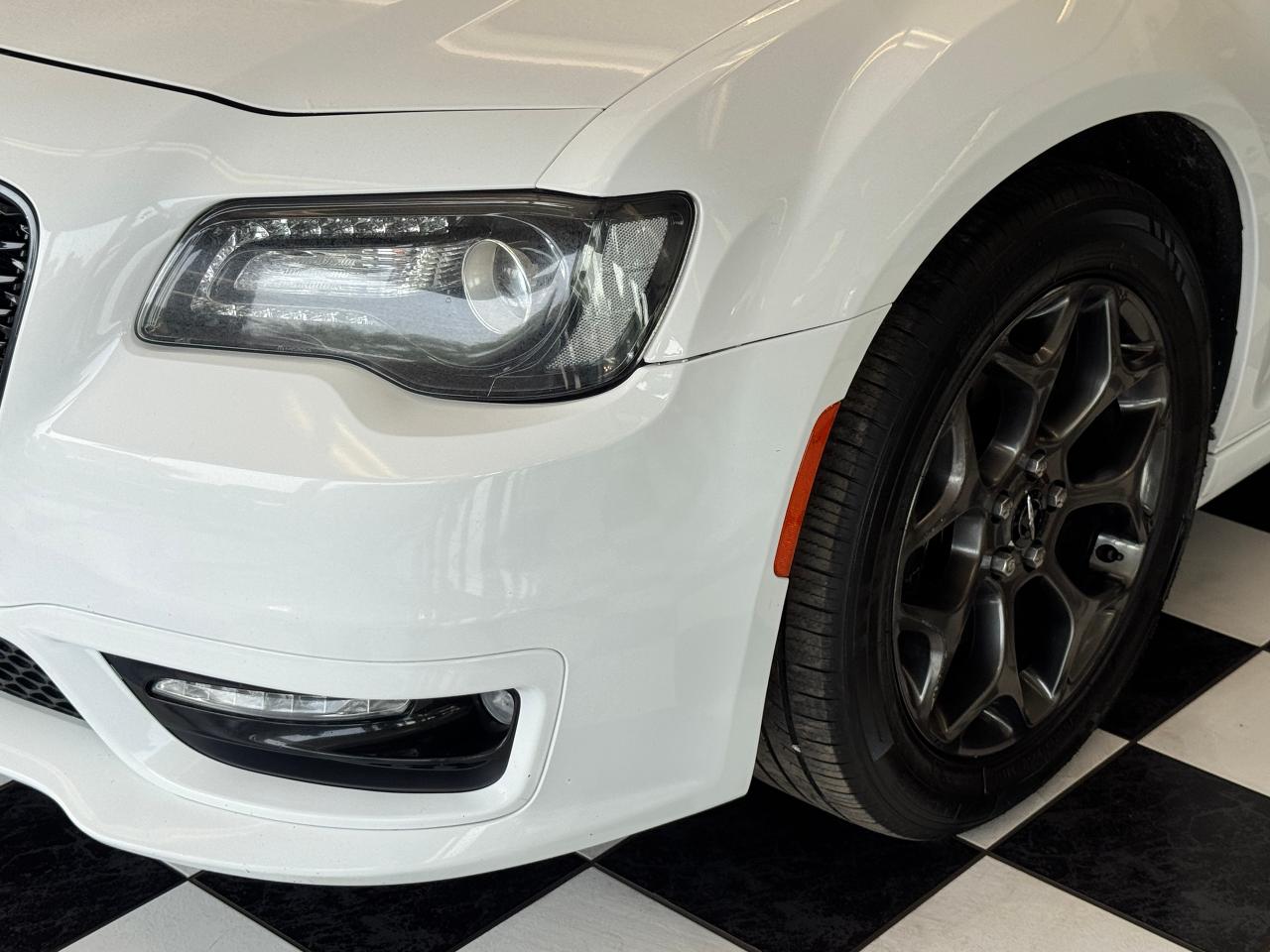 2017 Chrysler 300 300S AWD+Camera+Roof+ApplePlay Photo103
