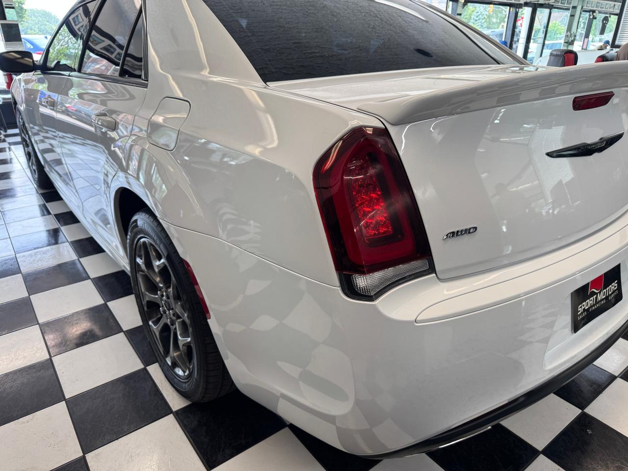 2017 Chrysler 300 300S AWD+Camera+Roof+ApplePlay Photo40