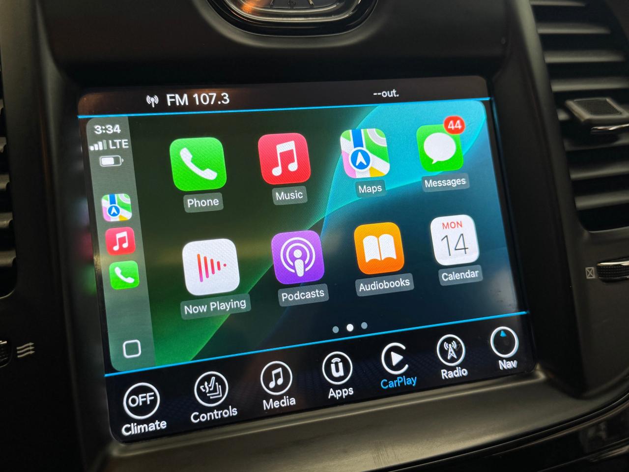 2017 Chrysler 300 300S AWD+Camera+Roof+ApplePlay Photo30