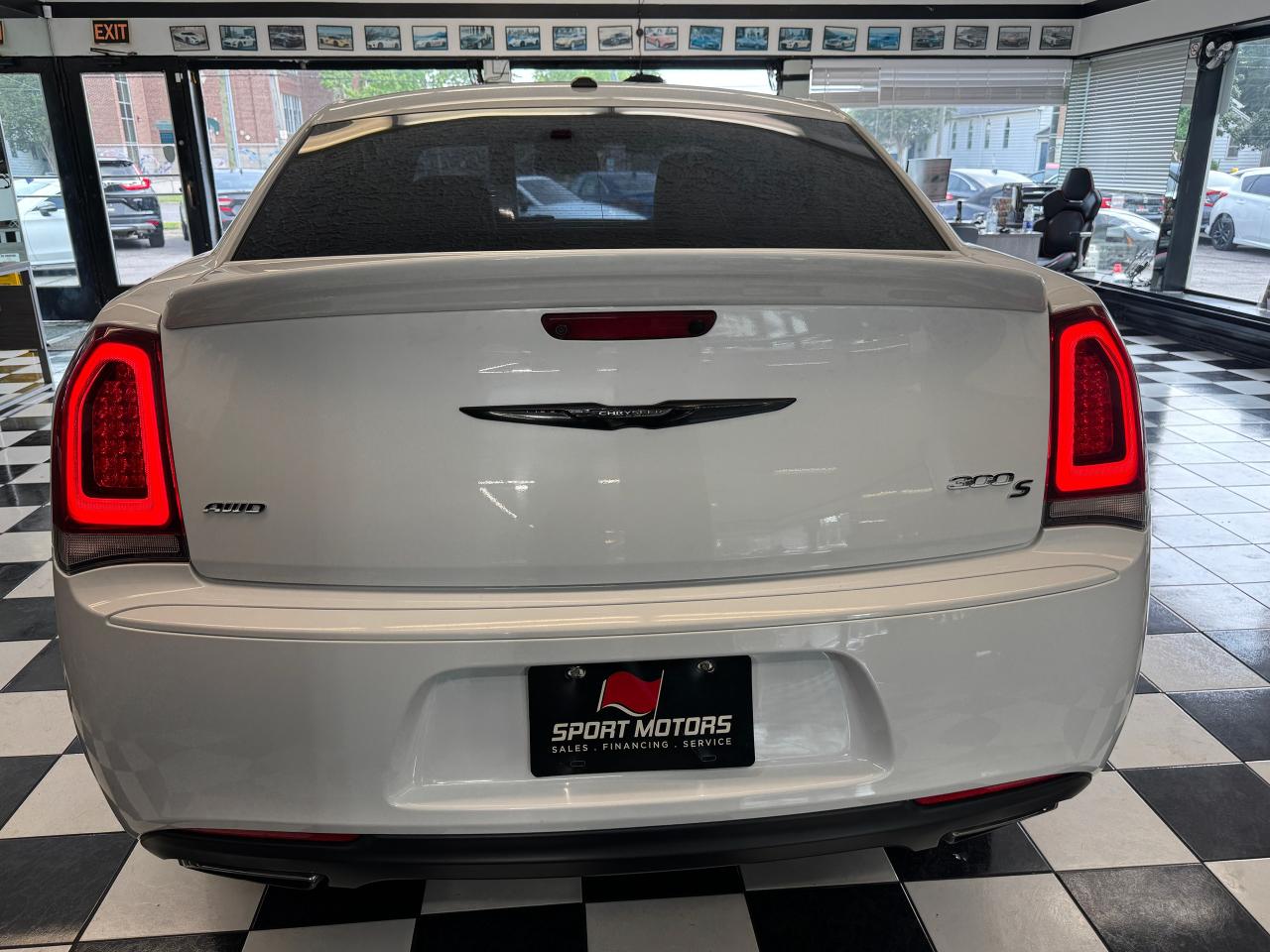 2017 Chrysler 300 300S AWD+Camera+Roof+ApplePlay Photo10